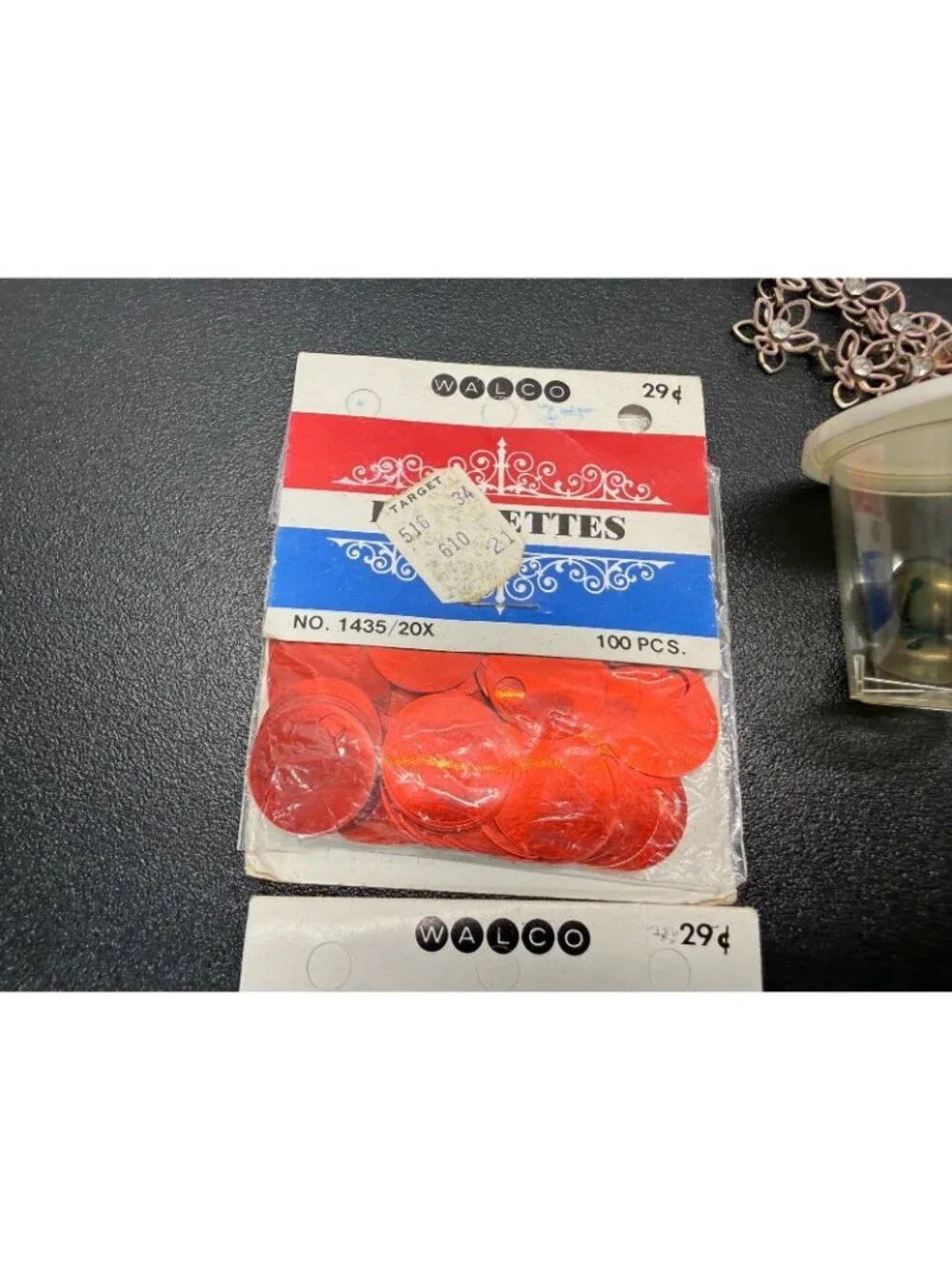 Unique Vintage this lot